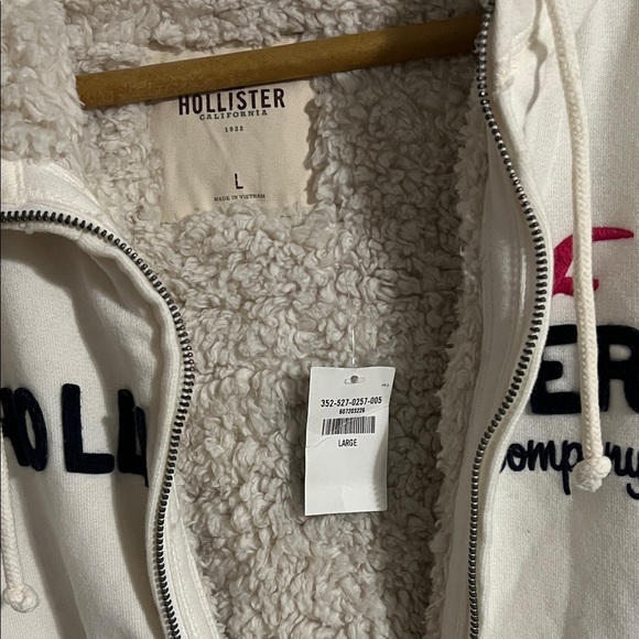 Hollister Off-White Fleece-Lined Hoodie - Picture 3 of 3